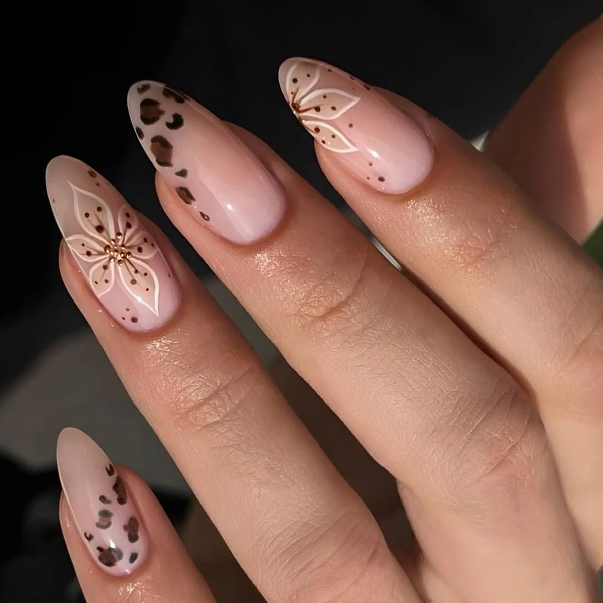 Blue Ink Wash Painting Lycoris Lily Classical Gold Curve Line Finished False Nail Press on Nail Manicure Fake Nail