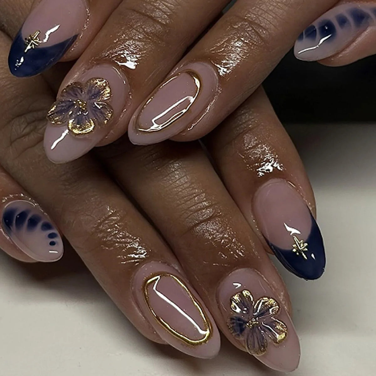 Blue Ink Wash Painting Lycoris Lily Classical Gold Curve Line Finished False Nail Press on Nail Manicure Fake Nail