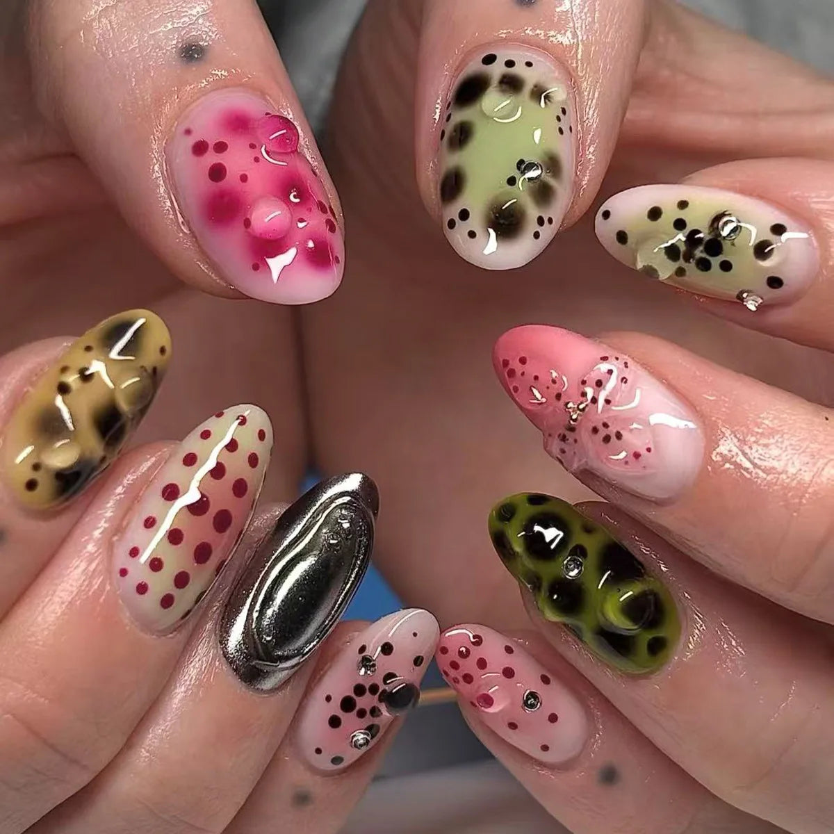24PCS Tropical Green Polka Dots French False Nails 3D Pink Flowers with Silver Swirl Patterns Almond Press on Nails High Quality