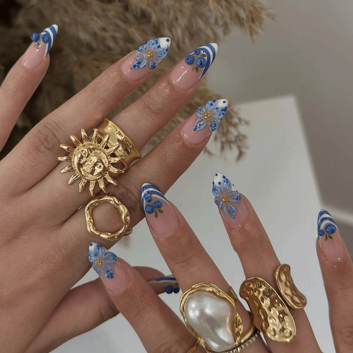 Blue Ink Wash Painting Lycoris Lily Classical Gold Curve Line Finished False Nail Press on Nail Manicure Fake Nail